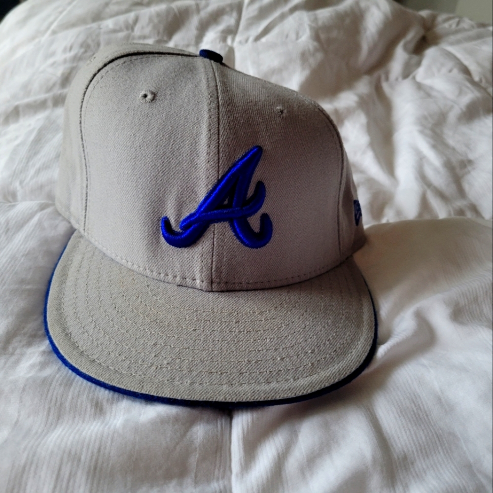Fitted hat